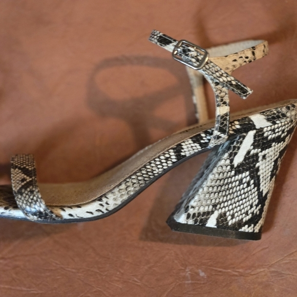 Seven Dials Women's Snake Print Sandals - Picture 5 of 7